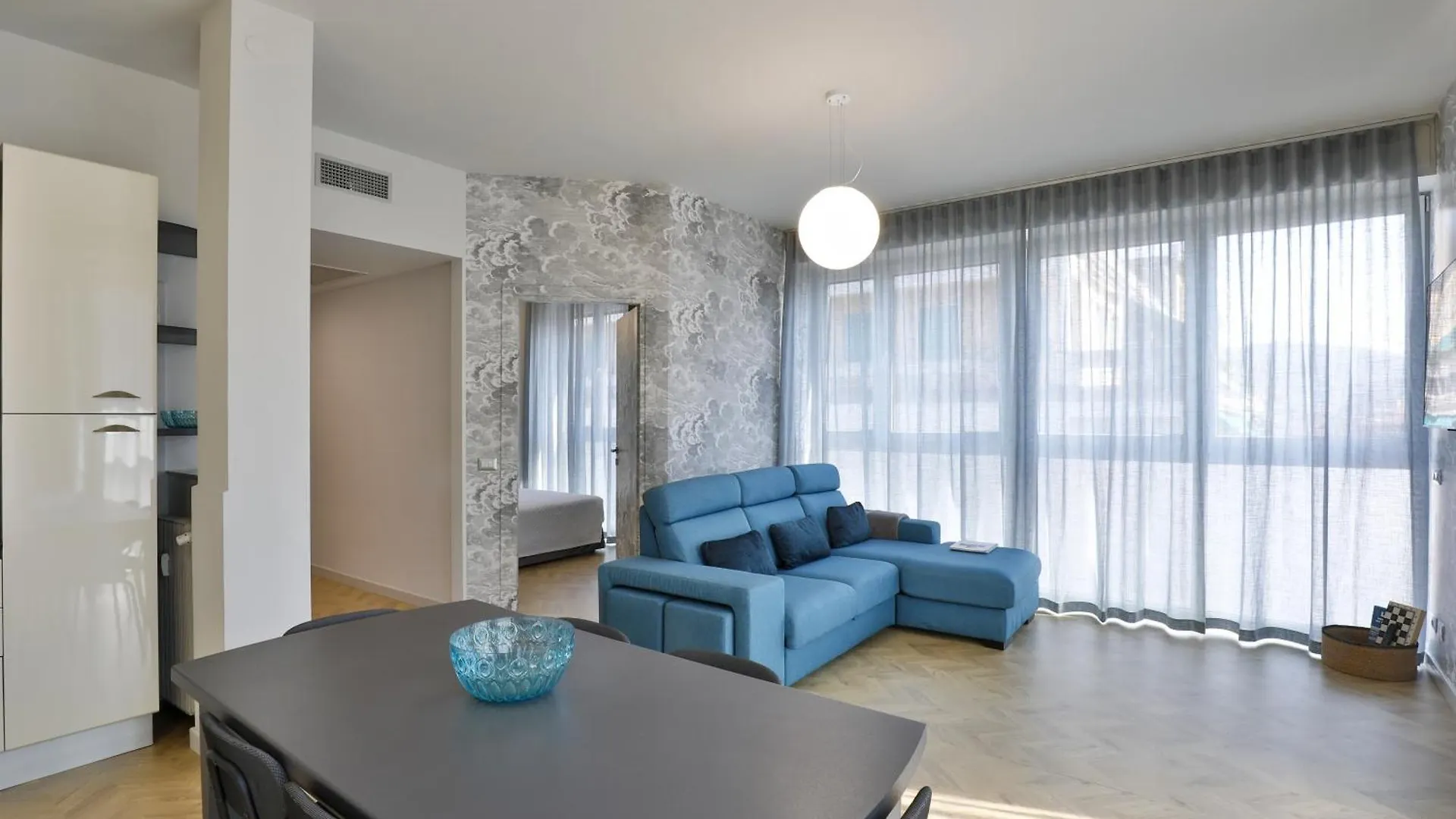 Como Lake Suites